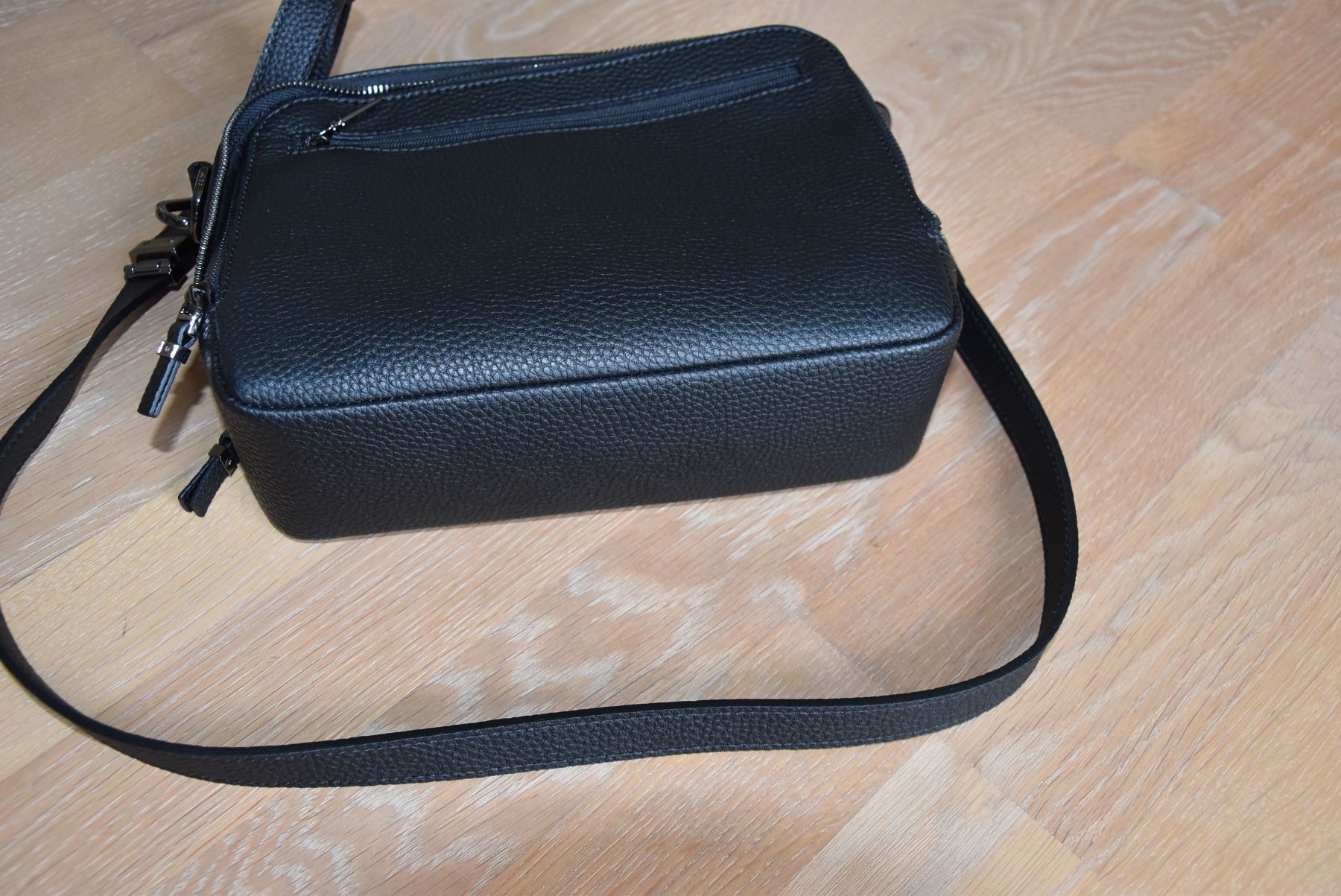 Bree Taschen für Damen: fabrikneue Leder-Umhängetasche, Ledertasche BREE – Neu und originalverpackt aus Münsingen von Sternsaphir64 1
