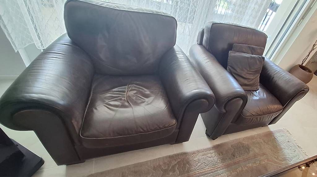 Sofas: Ledersofa mit zwei Sesseln und Höcker – Gebraucht aus Zürich von Joel2004 3