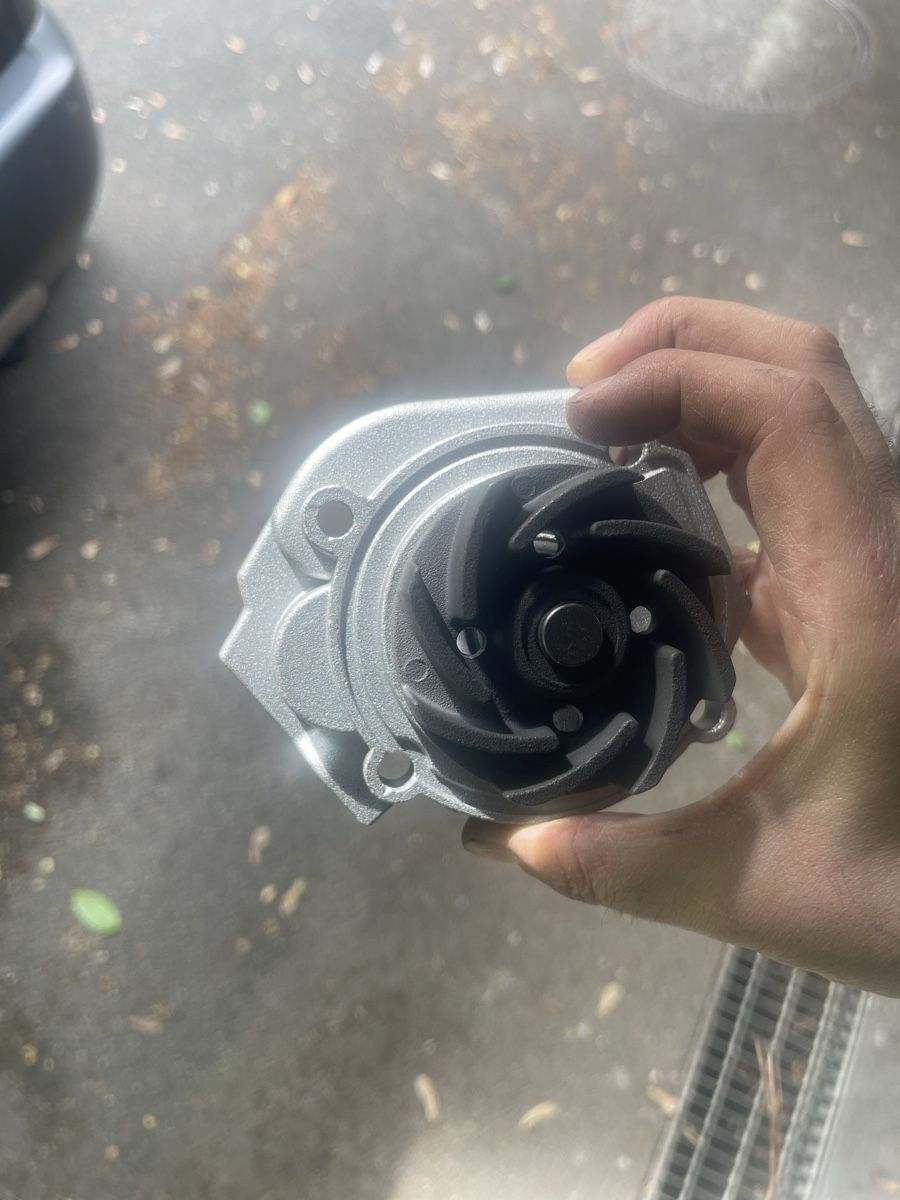 VW Tutti pezzi di ricambio auto: VW Wasserpumpe neu – Nuovo (secondo la descrizione) da Otelfingen venduto da ElCid01 1
