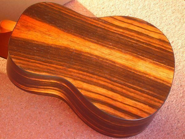 Strumenti musicali: Sopran-Ukulele FLIGHT  (Exotic) DUS-460 – Nuovo e nell'imballaggio originale da Wöschnau venduto da Musikhaus-Luethy5012 3