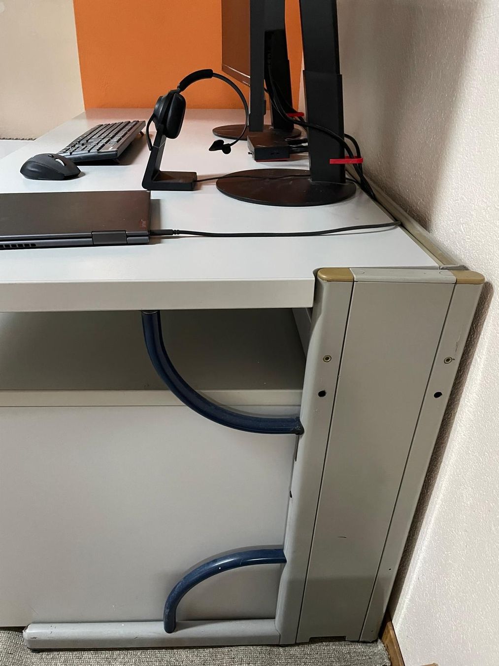 Scrivanie: Bürotisch Home Office – Usato da Niederbipp venduto da donaldo11 2