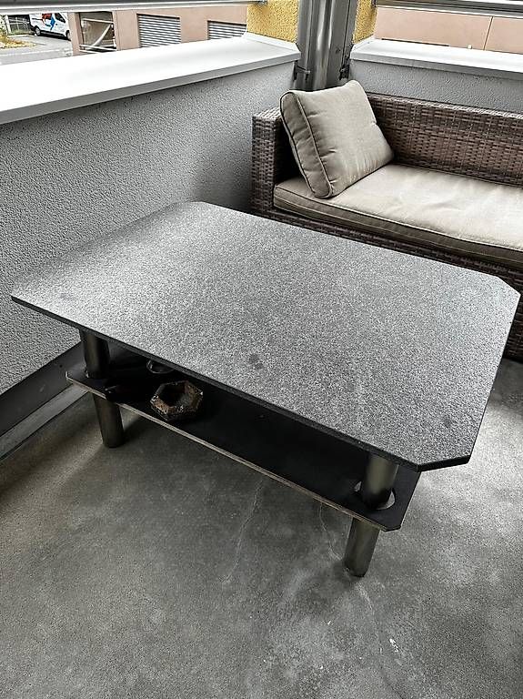 Tavoli: Loungetisch / Gartentisch mit Granitplatte – Usato da Thun venduto da Bella_Kohler