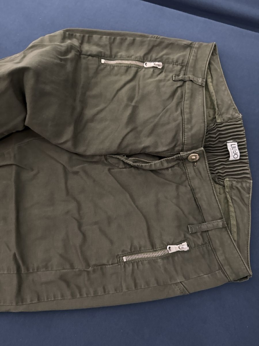 Liu Jo Hosen: Hose LIU:JO olivgrün – Gebraucht aus Fürstenau von Du-01 1