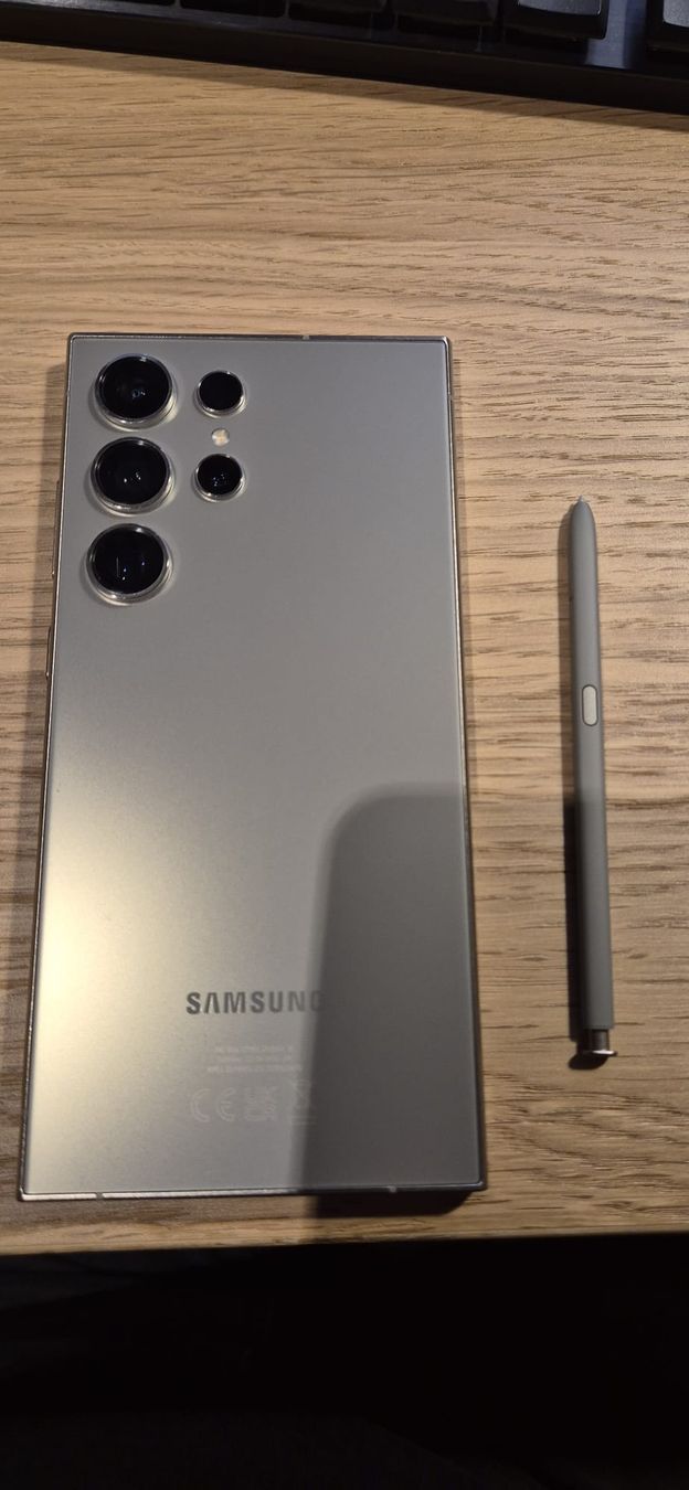 Samsung Telefoni cellulari / Smartphones: Samsung Ultra 24 – Usato da Bürglen TG venduto da Deborah98 2