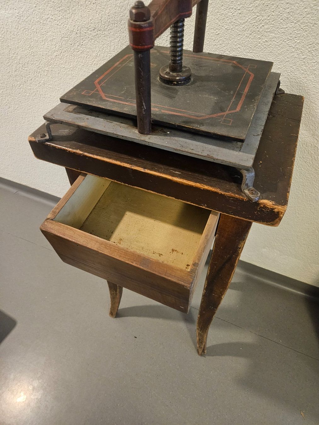 Tutte le macchine: Antike Papierpresse – Usato da Rüti ZH venduto da looren94 2