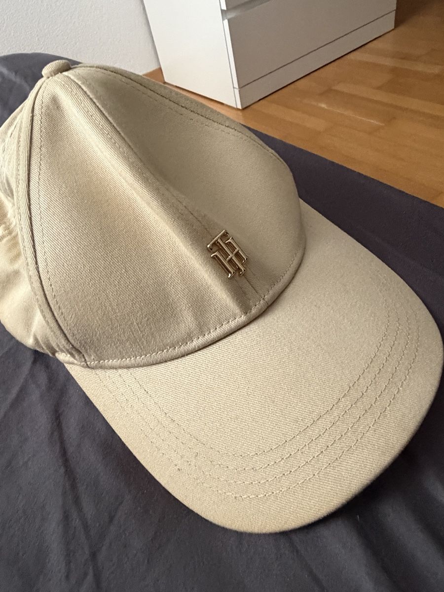 Tommy Hilfiger Altro in  Abbigliamento & Accessori: Tommy Hilfiger Cap beige OS One Size – Usato da Bülach venduto da adi_52cm 1