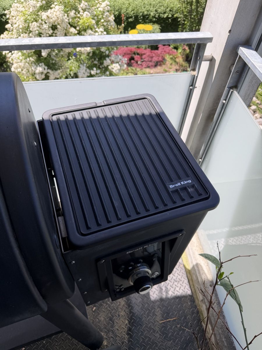 Griglie: Broil King Regal 500 Pelletsmoker – Usato da Langnau i. E. venduto da BS_7 7