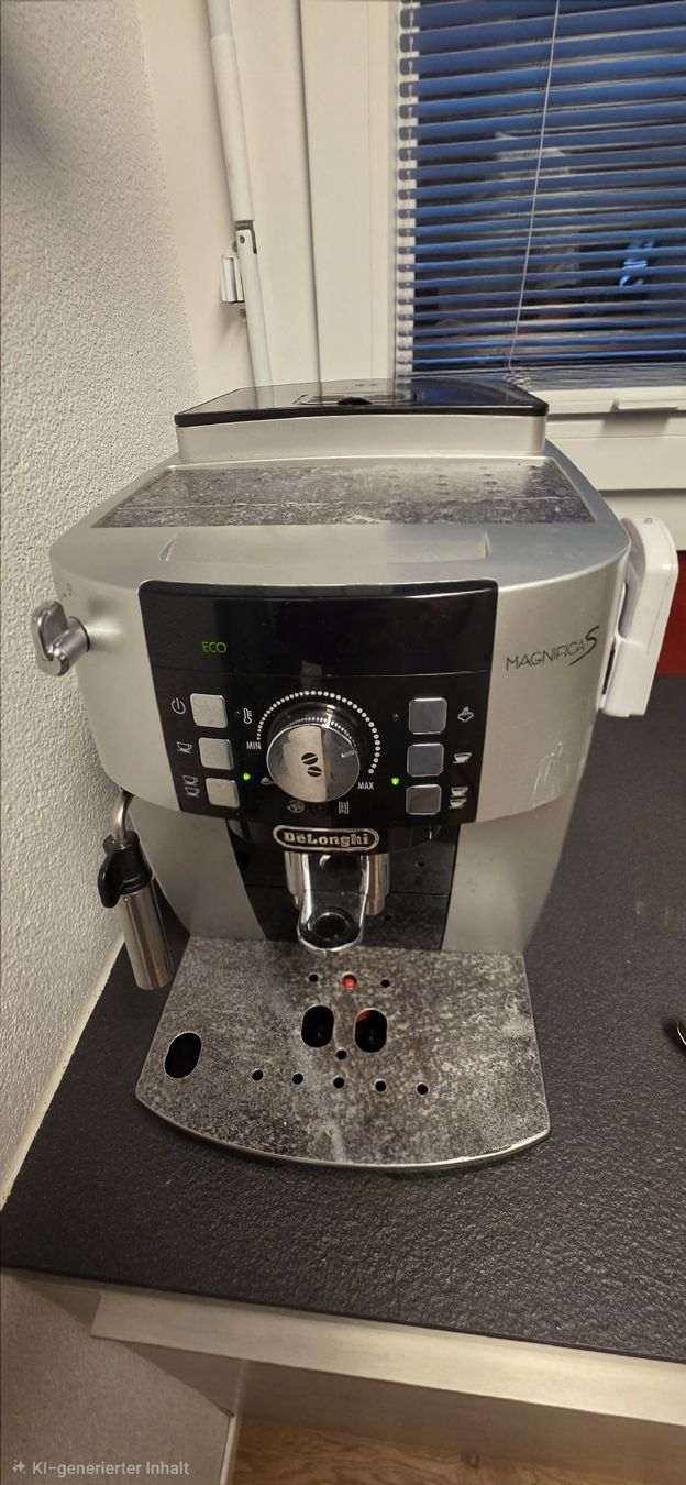 De'Longhi Macchine per caffè & Macchine per espresso: De LonghiMagnifica S Kaffeevollautomaten Silber – Nuovo (secondo la descrizione) da Niederwangen BE venduto da ponterosa57 2