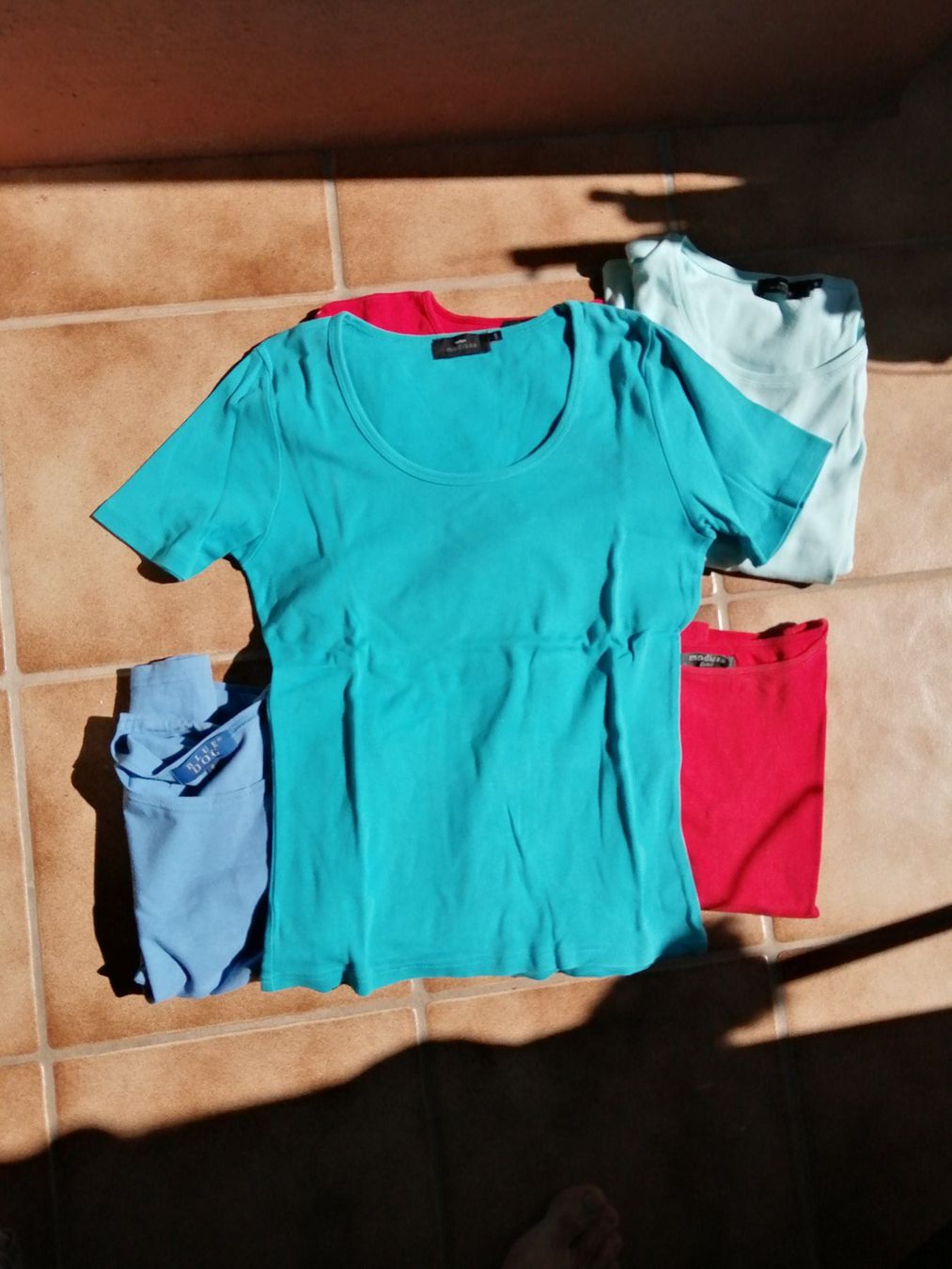 T-shirt: T-shirts – Usato da Wetzikon venduto da dan_6lrd 5