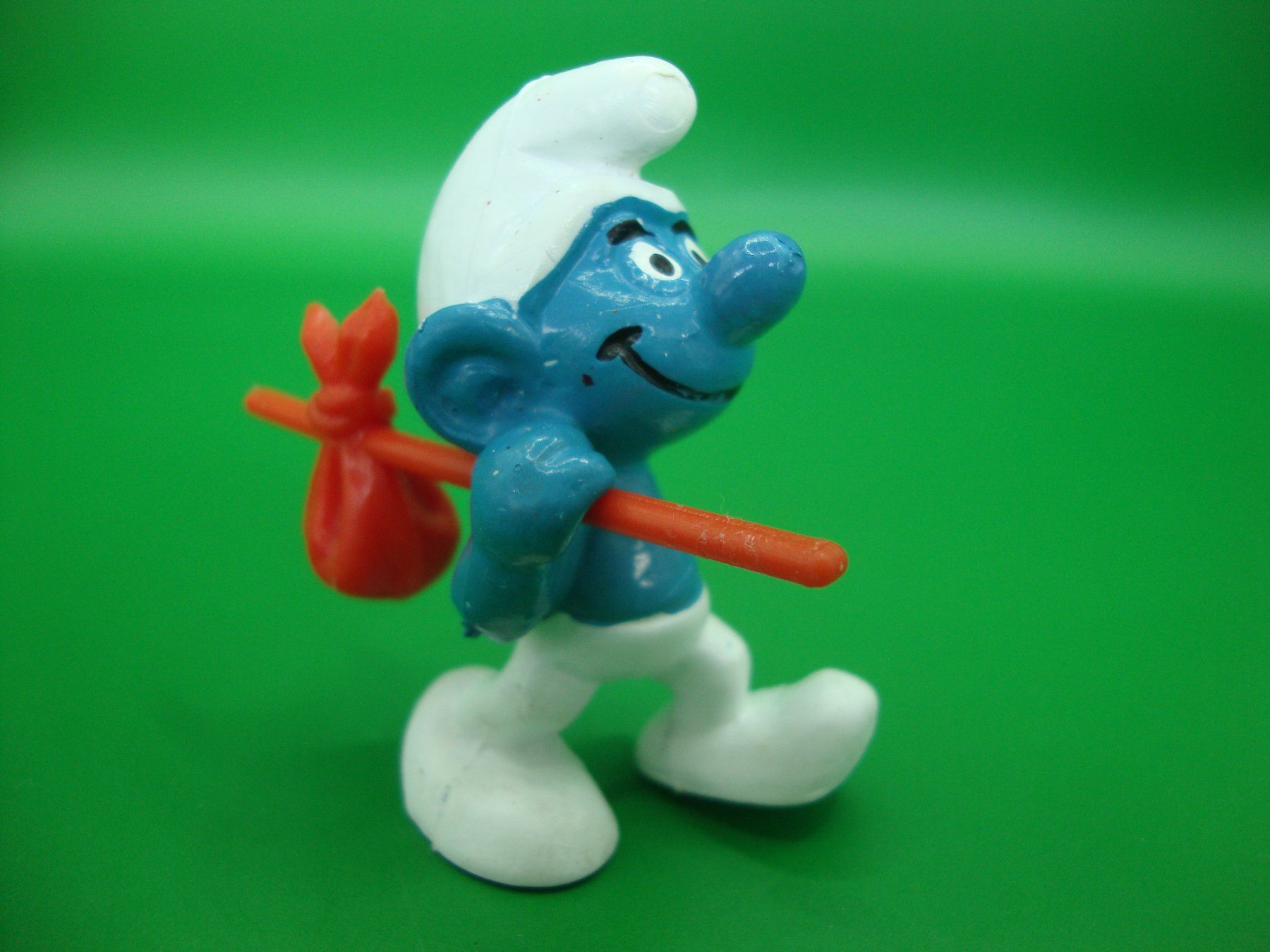 Bullyland Figuren: WANDERGESELLE SCHLUMPF PEYO BULLY HANDGERITZT 1980 – Gebraucht aus Basel von pink2010