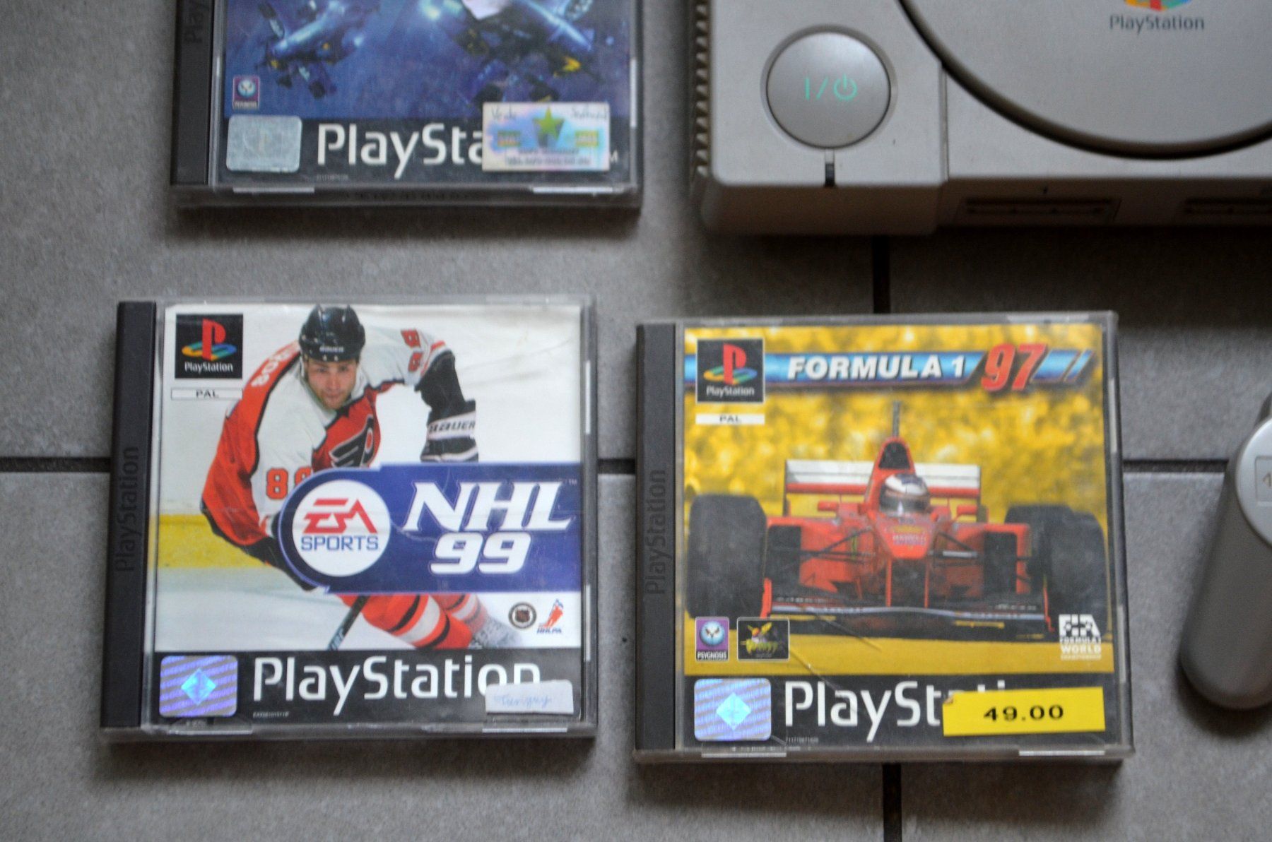 Sony Konsolen: Playstation 1 / PSX SCPH-9002 – Gebraucht aus Collonges von arashee 1