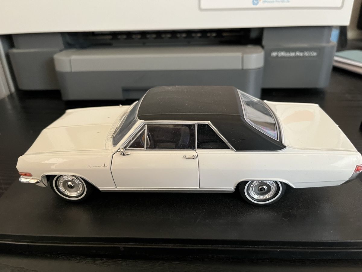 Opel Modellini d'auto: Opel Diplomat V8.   1:24 – Usato da Rümlang venduto da Papamoll4 9