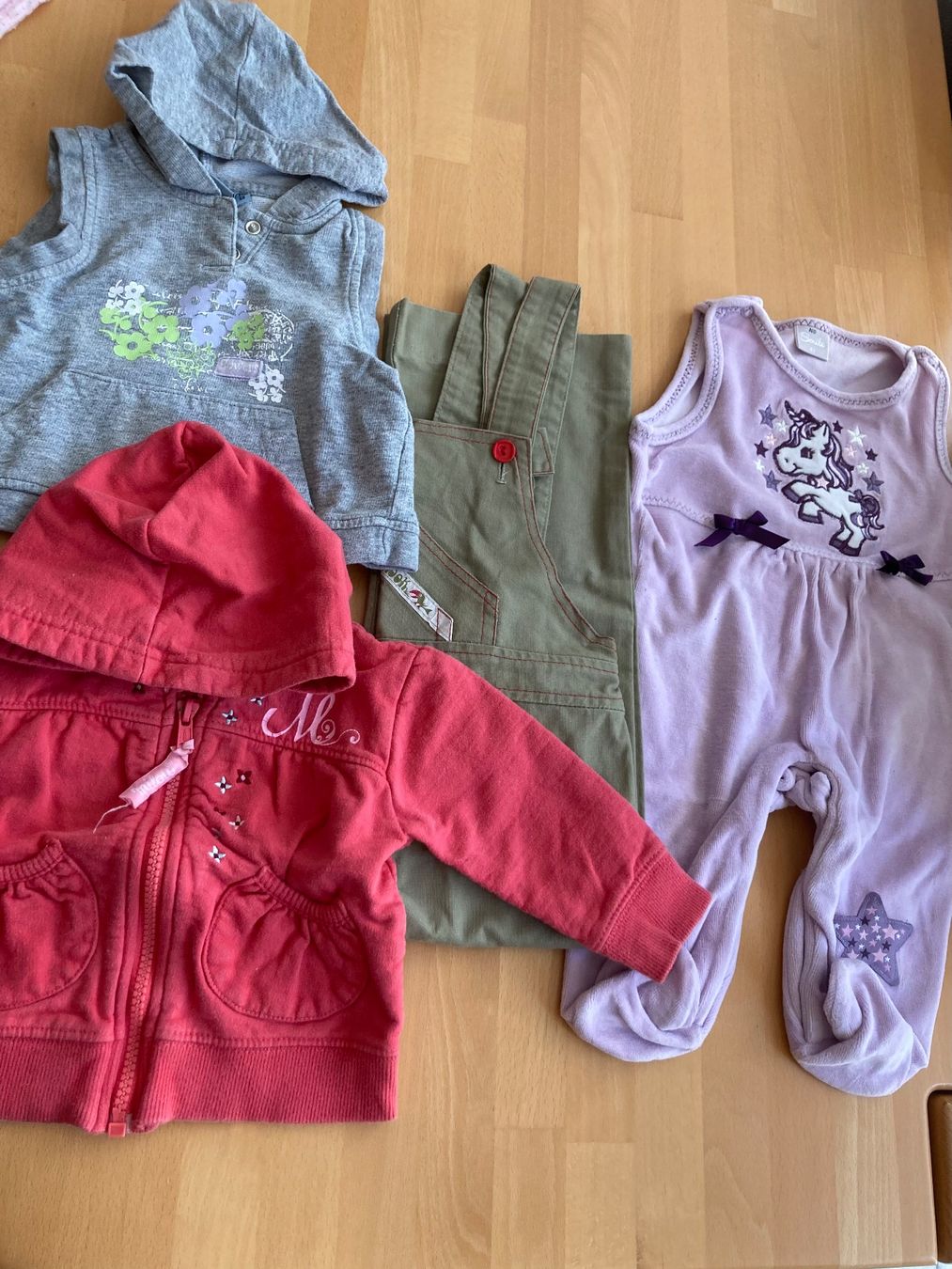 Lotti & Set di vestiti: Babykleider – Usato da Hochfelden venduto da sim_l7wp 2