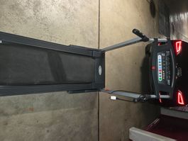 Laufband Gebrauchtes Modell mit Display und Griffen