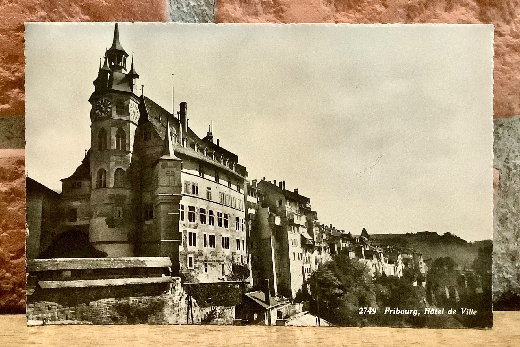 Cartoline postali: FRIBOURG - Hotel de Ville – Usato da Root venduto da ENGLAND-TREASURES