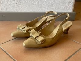 Vintage Peter Kaiser Schleife spitz Lackleder beige 37.5