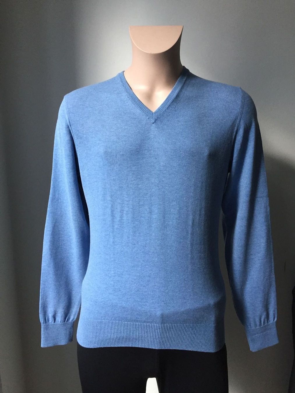 Pelikamo Maglioni & Felpe: PELIKAMO V-Pullover aus Baumwolle 🩵 – Usato da Zürich venduto da ClosetQueen 1