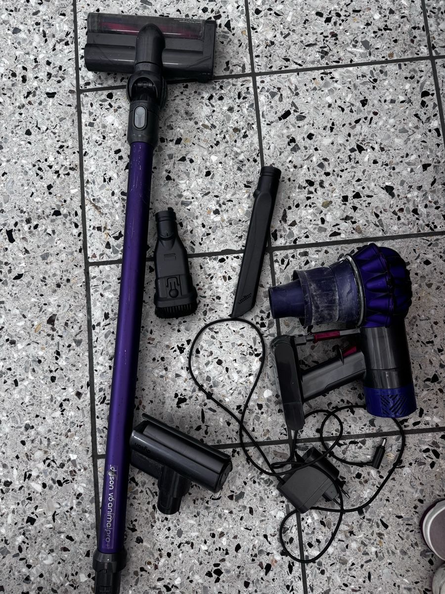 Dyson Aspirateurs & Accessoires: Dyson V6 Animalpro+ – D'occasion à Zürich par sold5