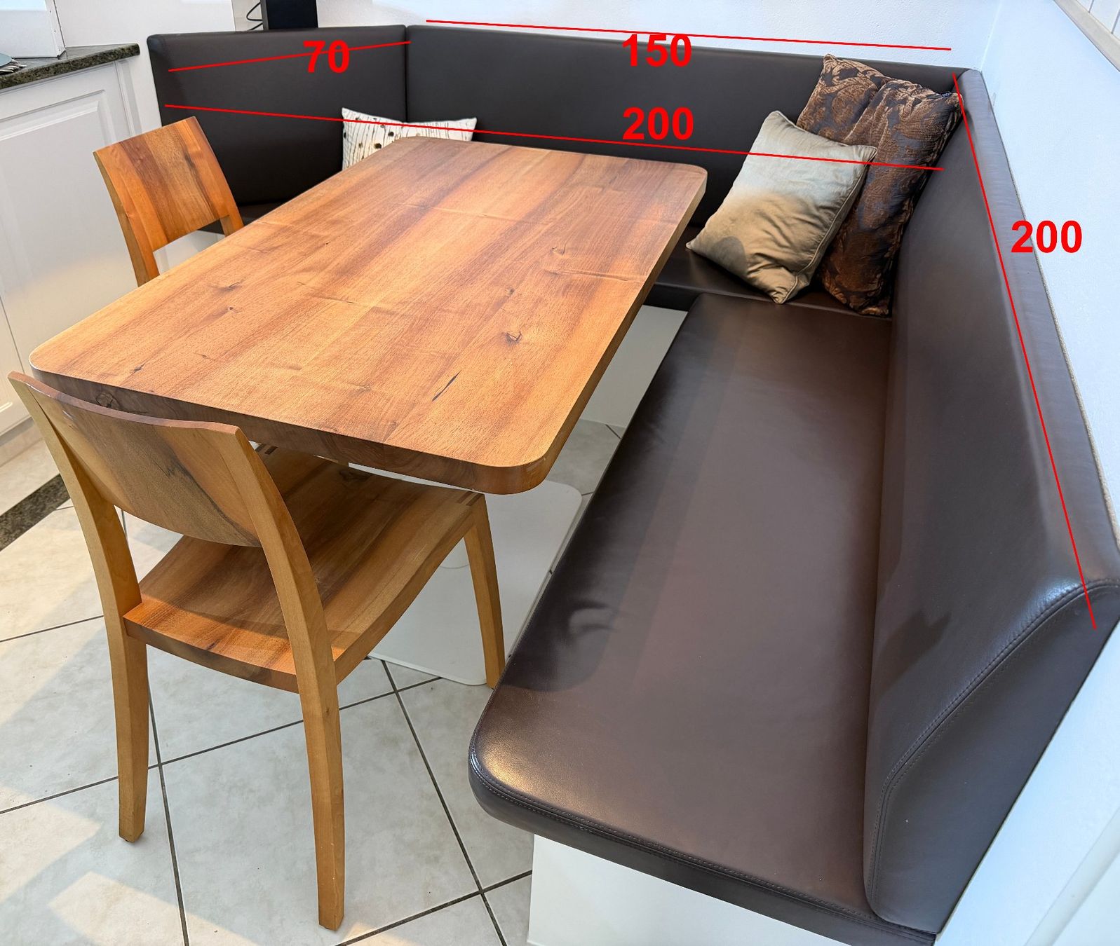 Set di tavolo e panche: Thomas Sutter: Edle Leder Eckbank mit Tisch & Stühlen – Usato da Abtwil SG venduto da Philemon08 7