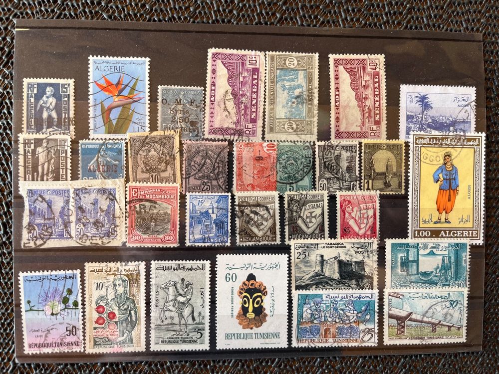 Tutti i francobolli: Lot d'ancien timbres de divers pays d'Afrique – Usato da Châtel-St-Denis venduto da Vaillant1