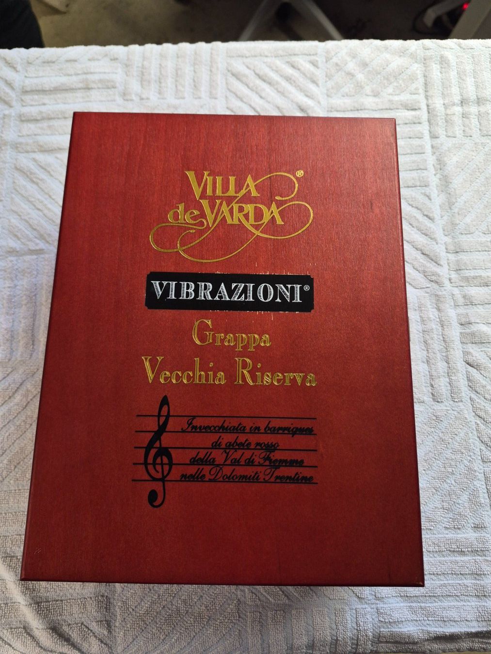 Contenitori & Simili: Elegante Grappa Vecchia Riserva Schatulle von Villa de Varda – Usato da Münchenstein venduto da tsp01