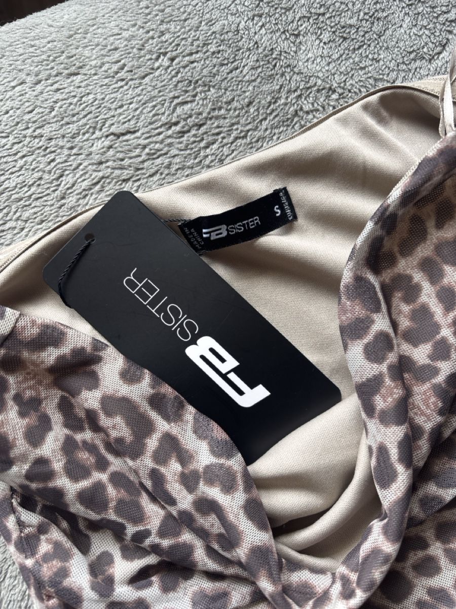 Kleider: Robe  – Neu und originalverpackt aus Lugnez von amb_2fjg 1