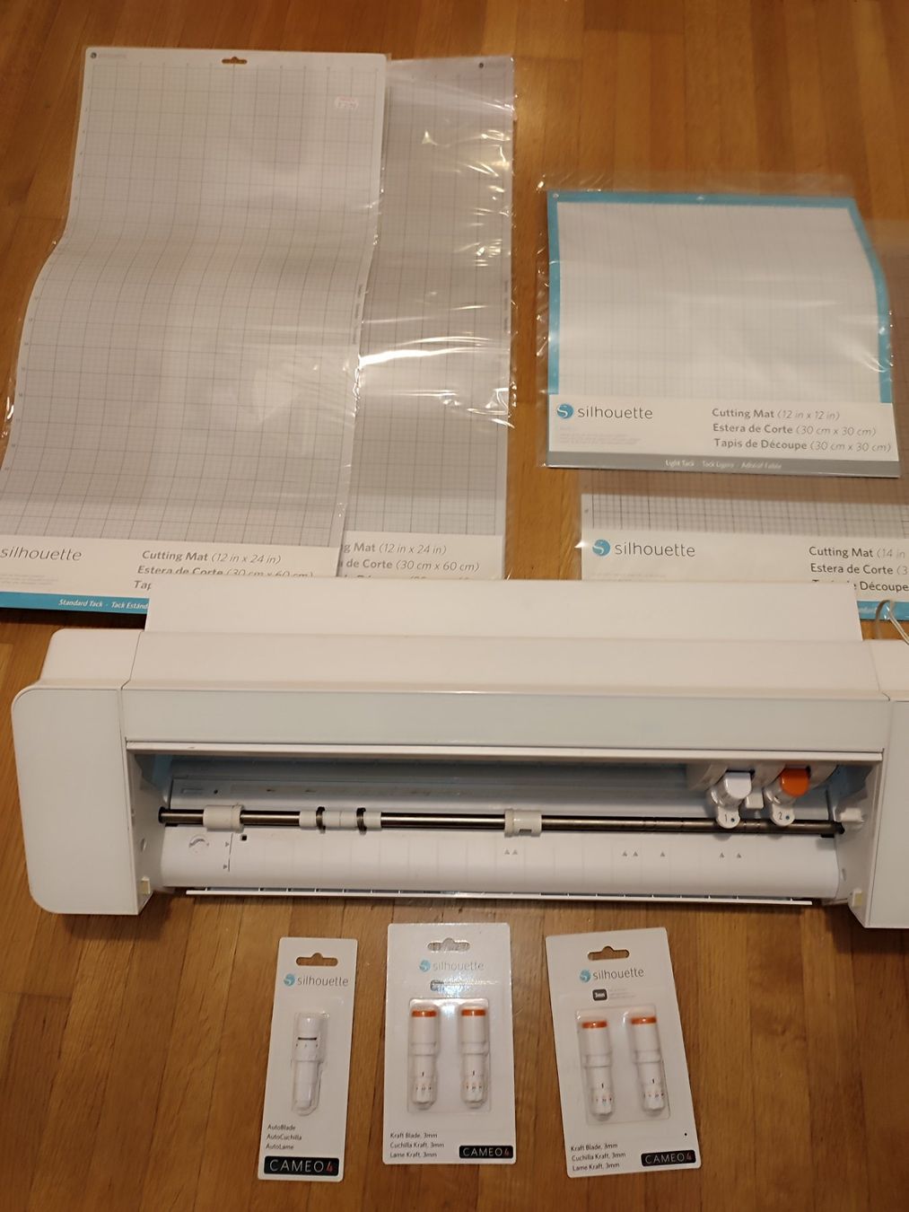 Cameo Tutte le macchine: Schneideplotter Silhouette Cameo 4 Plus mit viel Zubehör – Usato da Zollikon venduto da Tumult 6