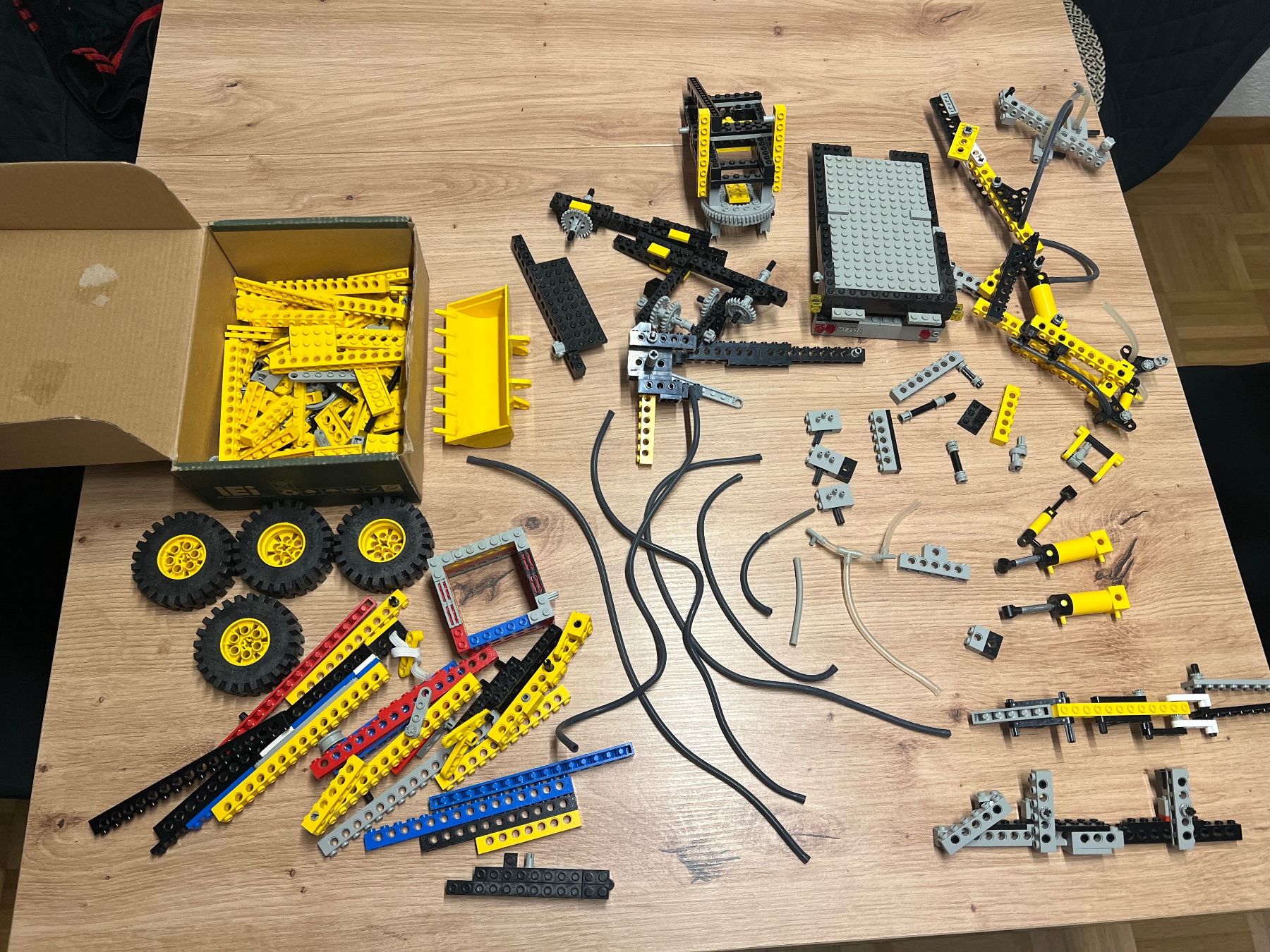 Lego Giocattoli: Lego Technic Teile Konvolut wie abgebildet – Usato da Steffisburg venduto da Mamschi