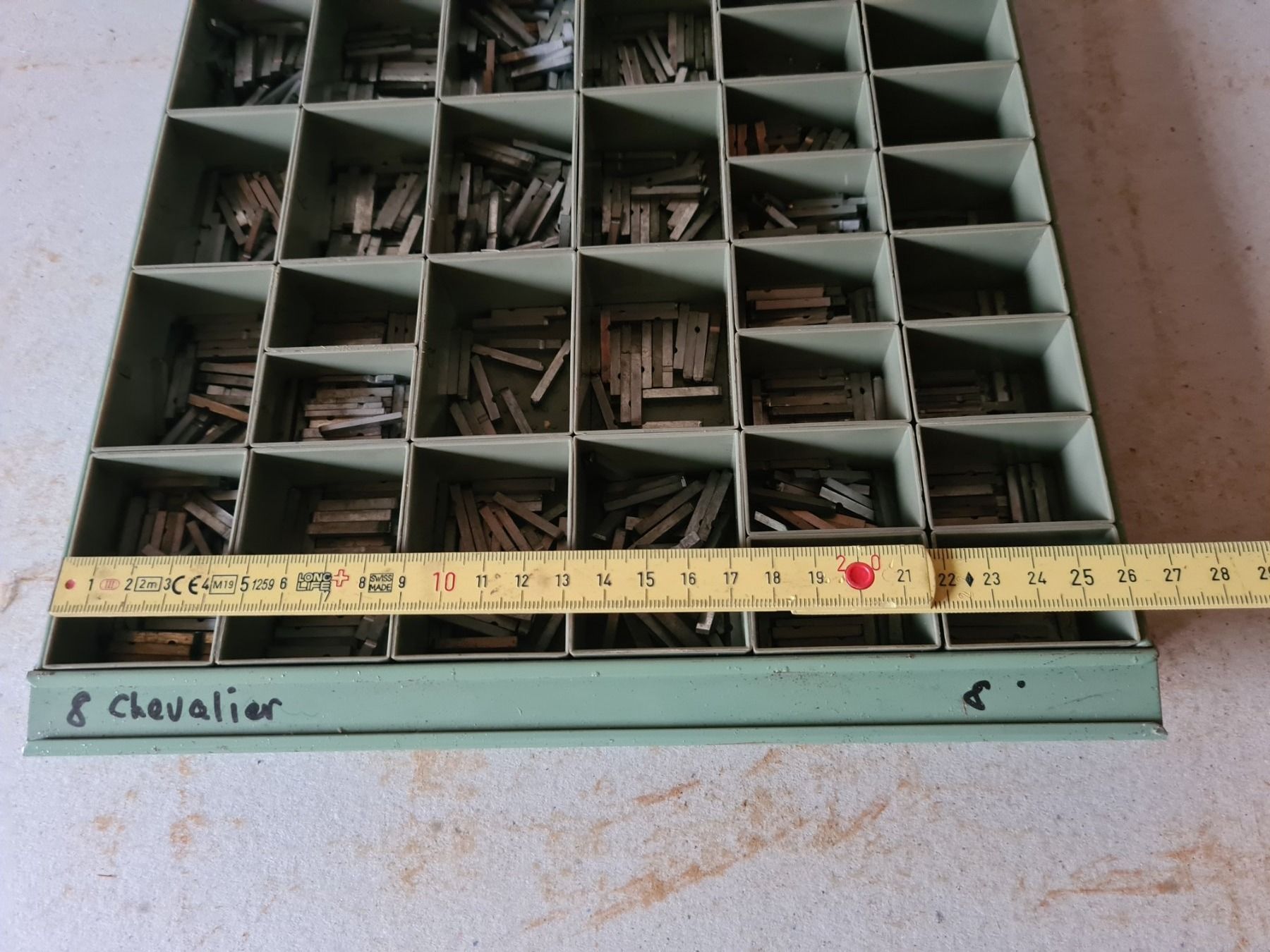 Tutti gli attrezzi: Bleisatz Buchstaben Letterpress Chevalier 8 – Usato da Escholzmatt venduto da FuyuIgloo 1