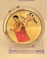Joli miroir asiatique