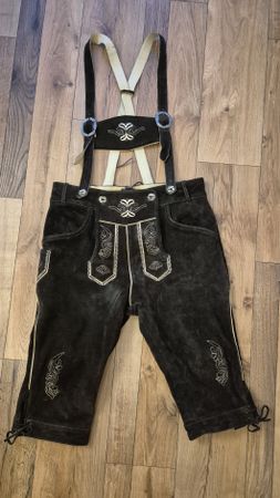 Lederhose Tamariki braun mit Trägern Grösse M