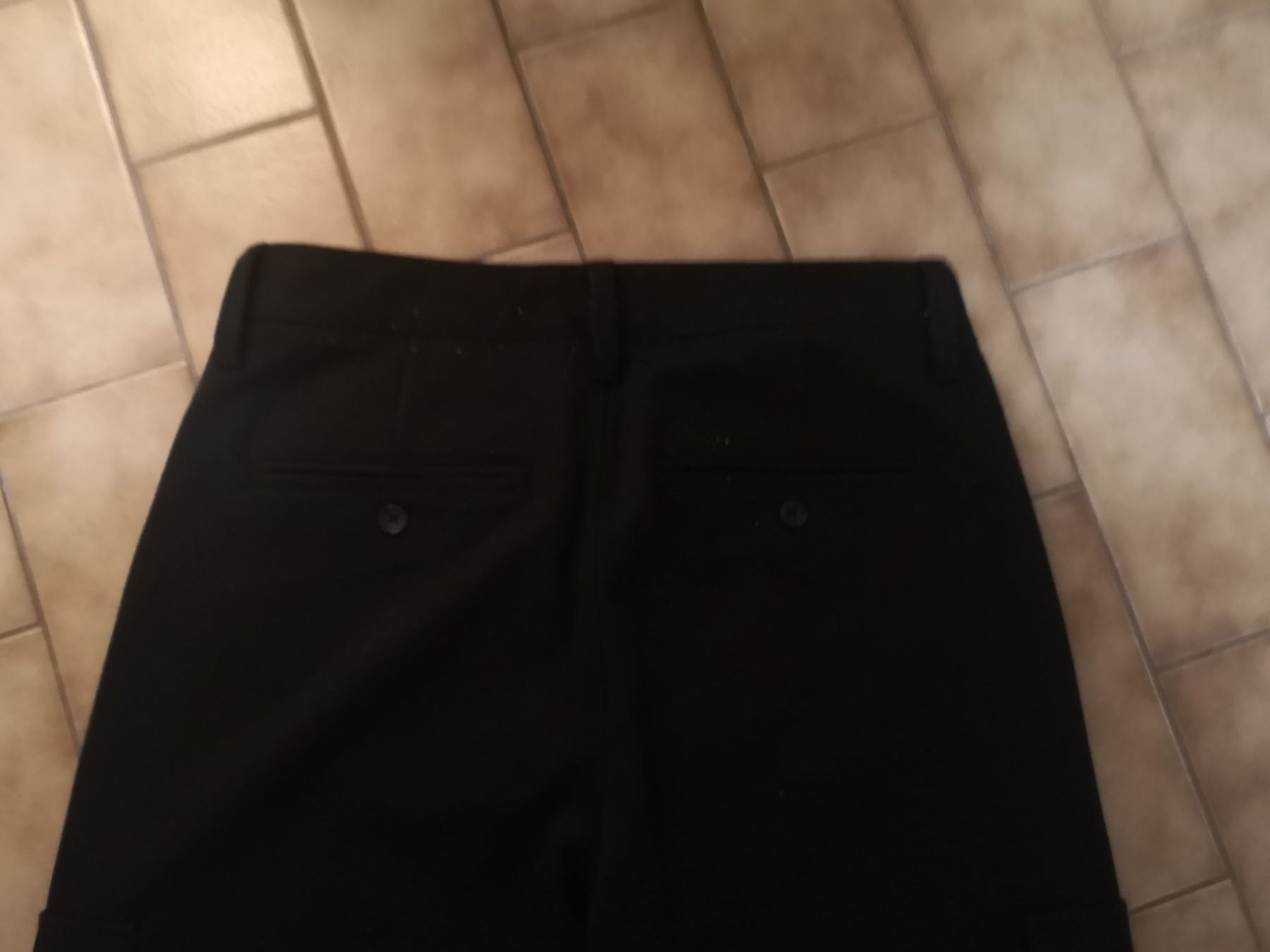 Pantaloni: Pantalon noir – Usato da CORMINBOEUF venduto da savaja 4