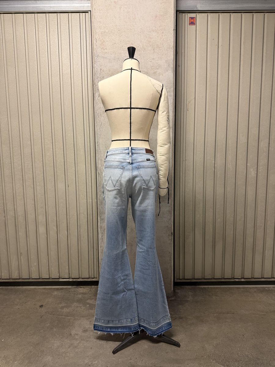 Wrangler Jeans: Jean Wrangler Flare Taille Haute (Prototype) – Nuovo (secondo la descrizione) da Petit-Lancy venduto da phikipi 2
