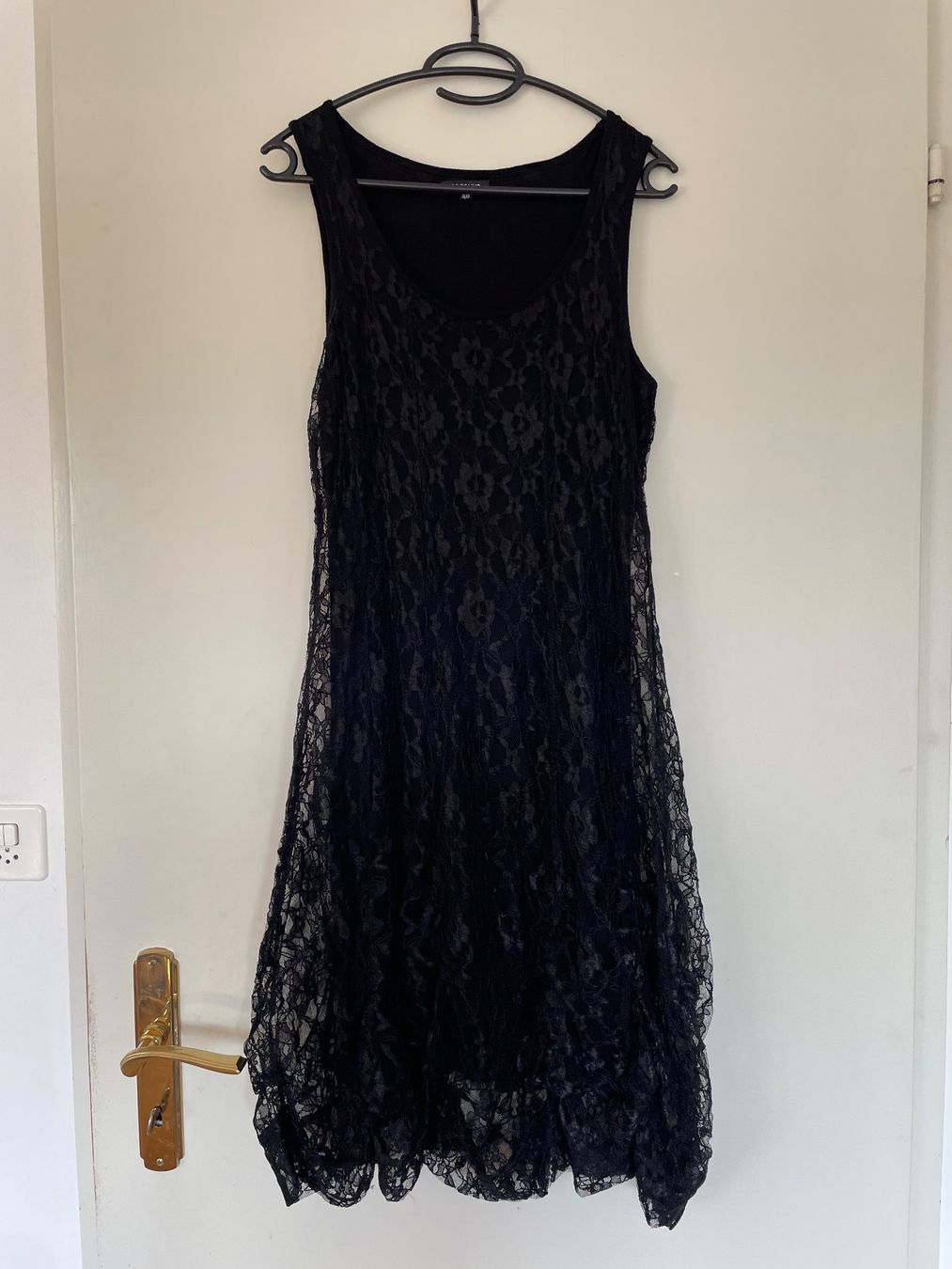 Vestiti: COCONUT schwarzes Kleid Gr. 40 – Usato da Unterentfelden venduto da mar_kg6w