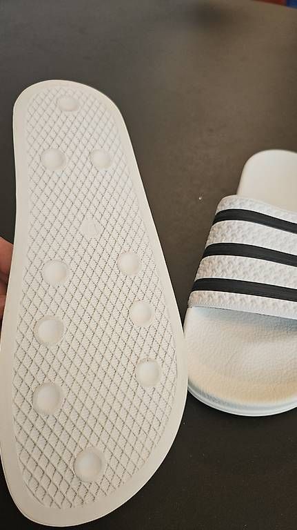 Scarpe da uomo: Adidas Adiletten Neu – Nuovo e nell'imballaggio originale da Baar venduto da mic_95rl 1