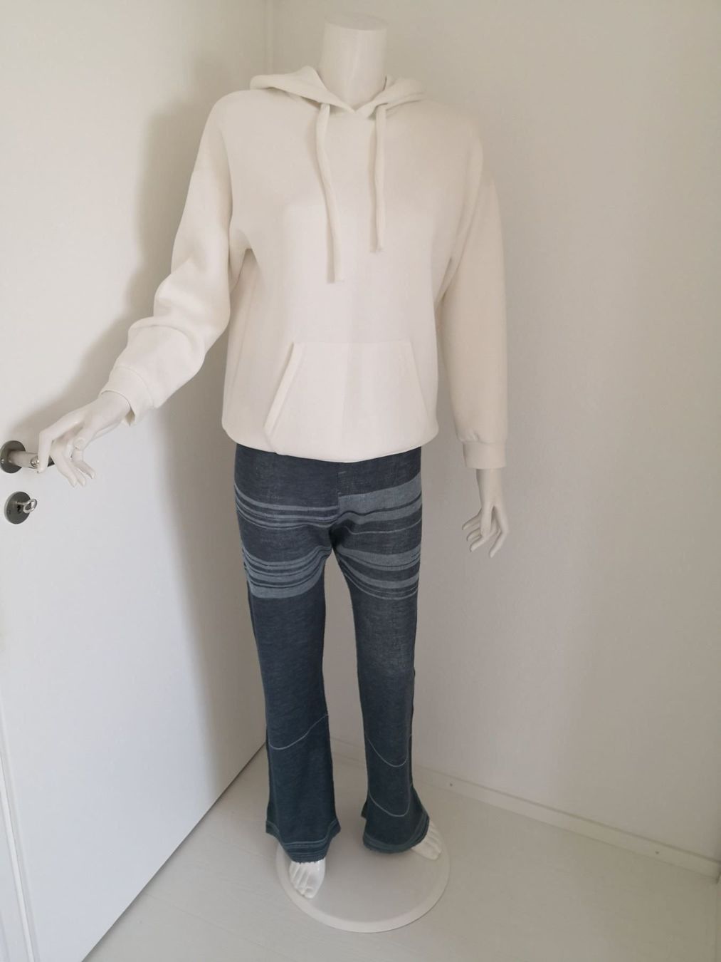 Mango Pullover & Sweatshirts: 🤩MANGO HOODIE-PULLOVER WEISS & MISSONI P. – Gebraucht aus Olten von Naja-Twins-Twins 4