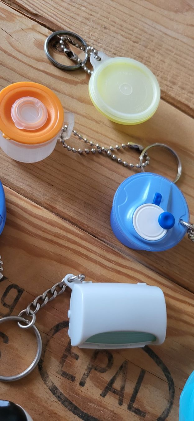 Portachiavi: 9 Mini-Tupperware Schlüssel-Anhänger – Nuovo (secondo la descrizione) da Kleindöttingen venduto da Mcyaya007 2