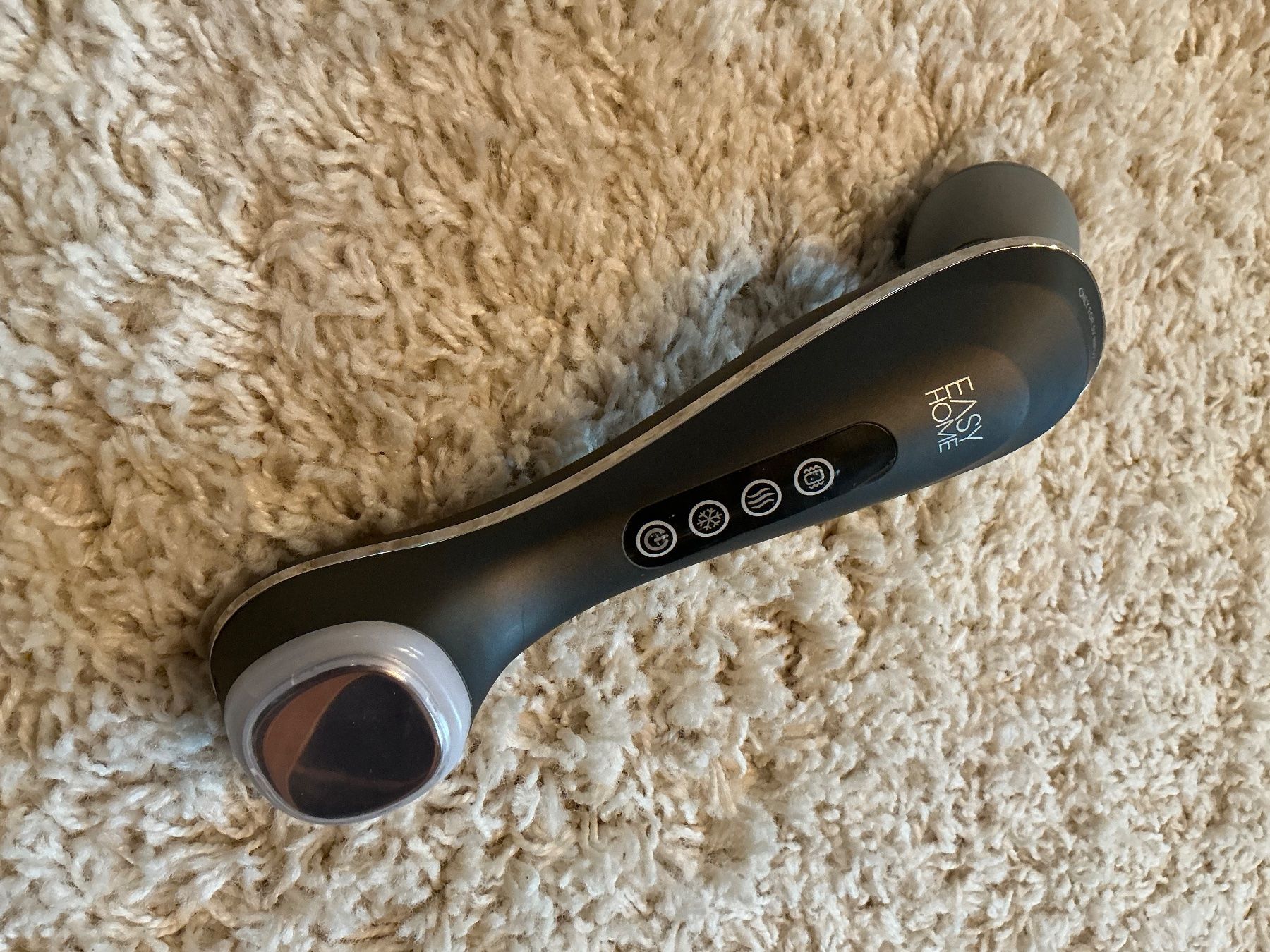 Appareils de massage: Massagegerät mit Wärme- Kühlfunktion – Neuf (Voir description) à Rüfenach AG par dreen87