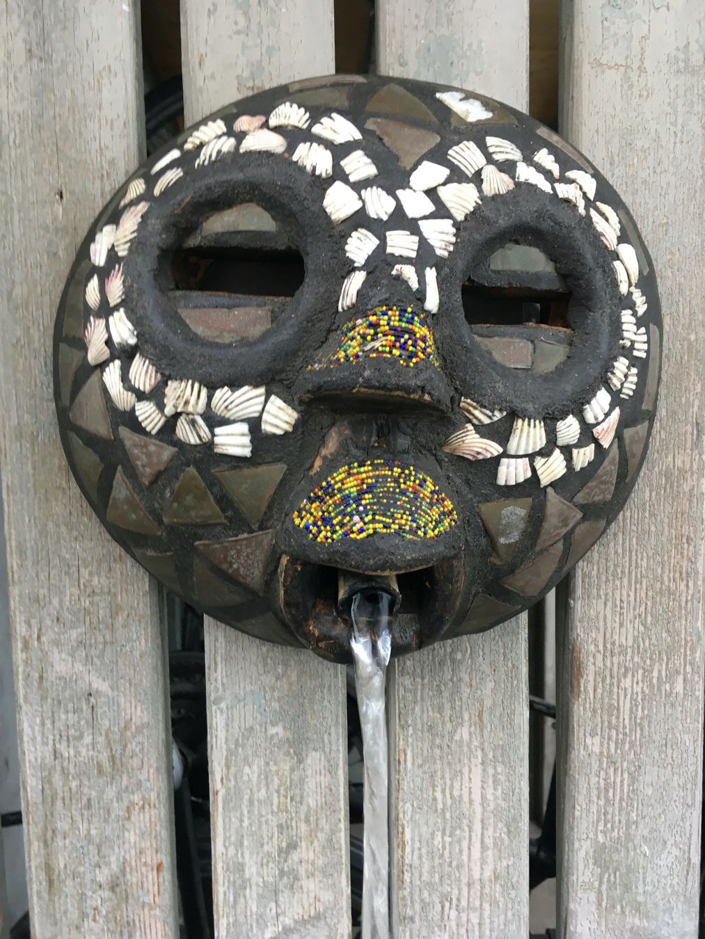 Arte internazionale: Afrika Maske als Wasserbrunnen – Usato da Rheineck venduto da emma.gut 7