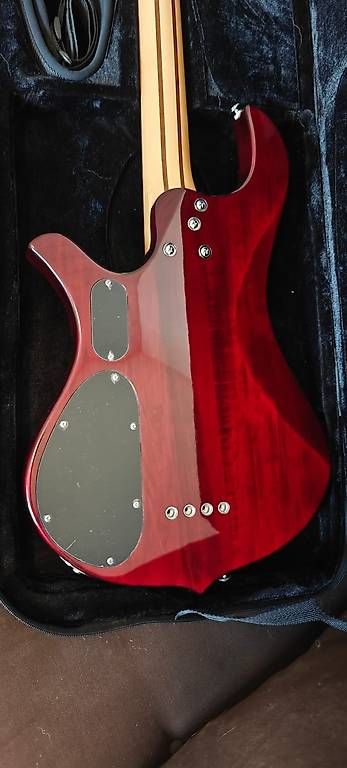 Phoenix Musikinstrumente: Guitare Basse 4 Traben Phoenix – Neu (gemäss Beschreibung) aus Champtauroz von Rynn423 1
