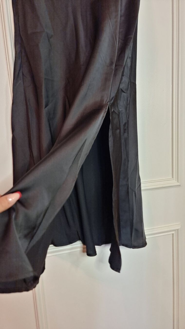 Shein Gonne: Schwarzer Satin Midi-Rock mit Schlitz Gr. 38 Elegant – Usato da Wald ZH venduto da CapLux 1