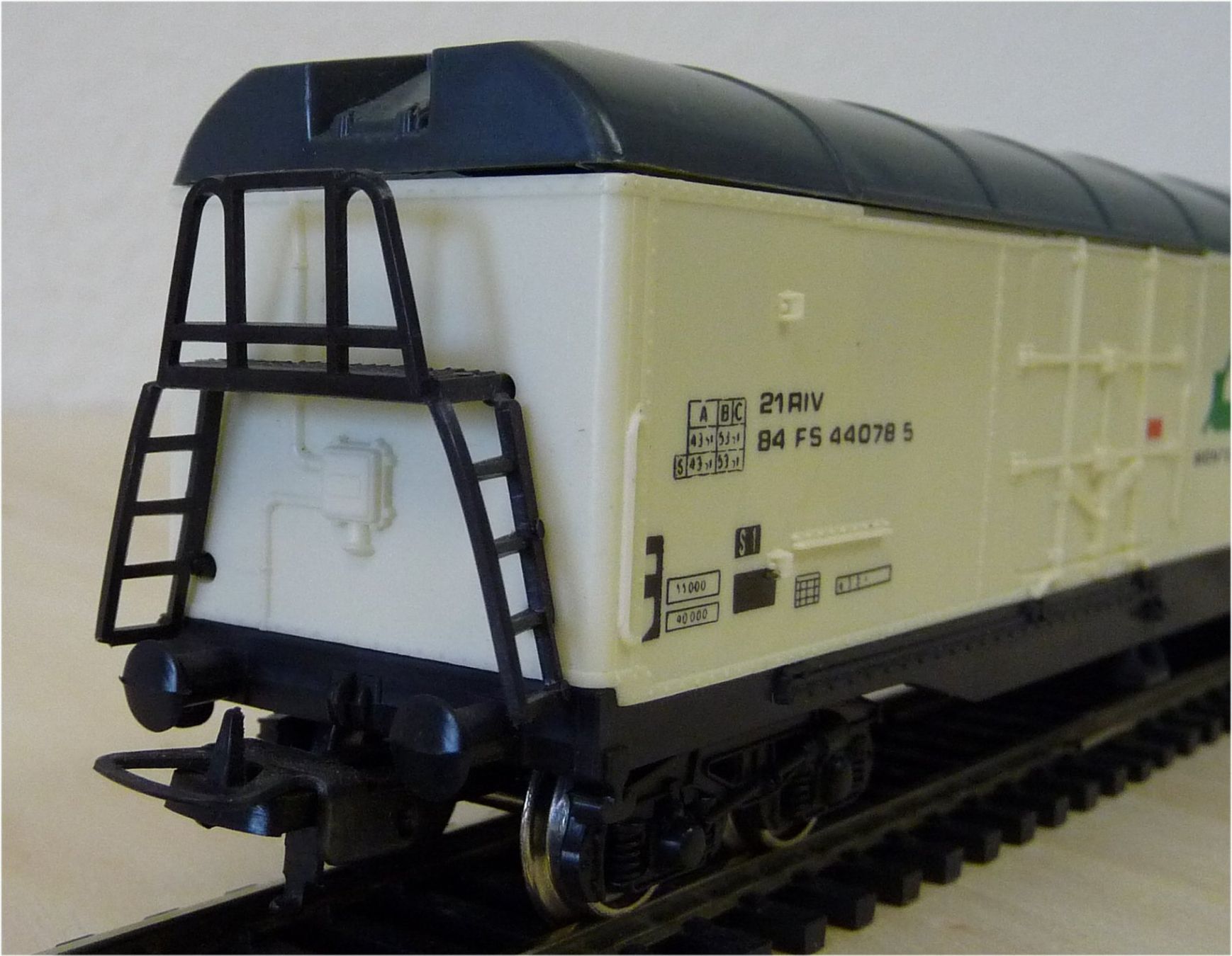 Lima Modellini di ferrovie: Grossraum-Güterwagen – Usato da Hinwil venduto da Dampfloki 1
