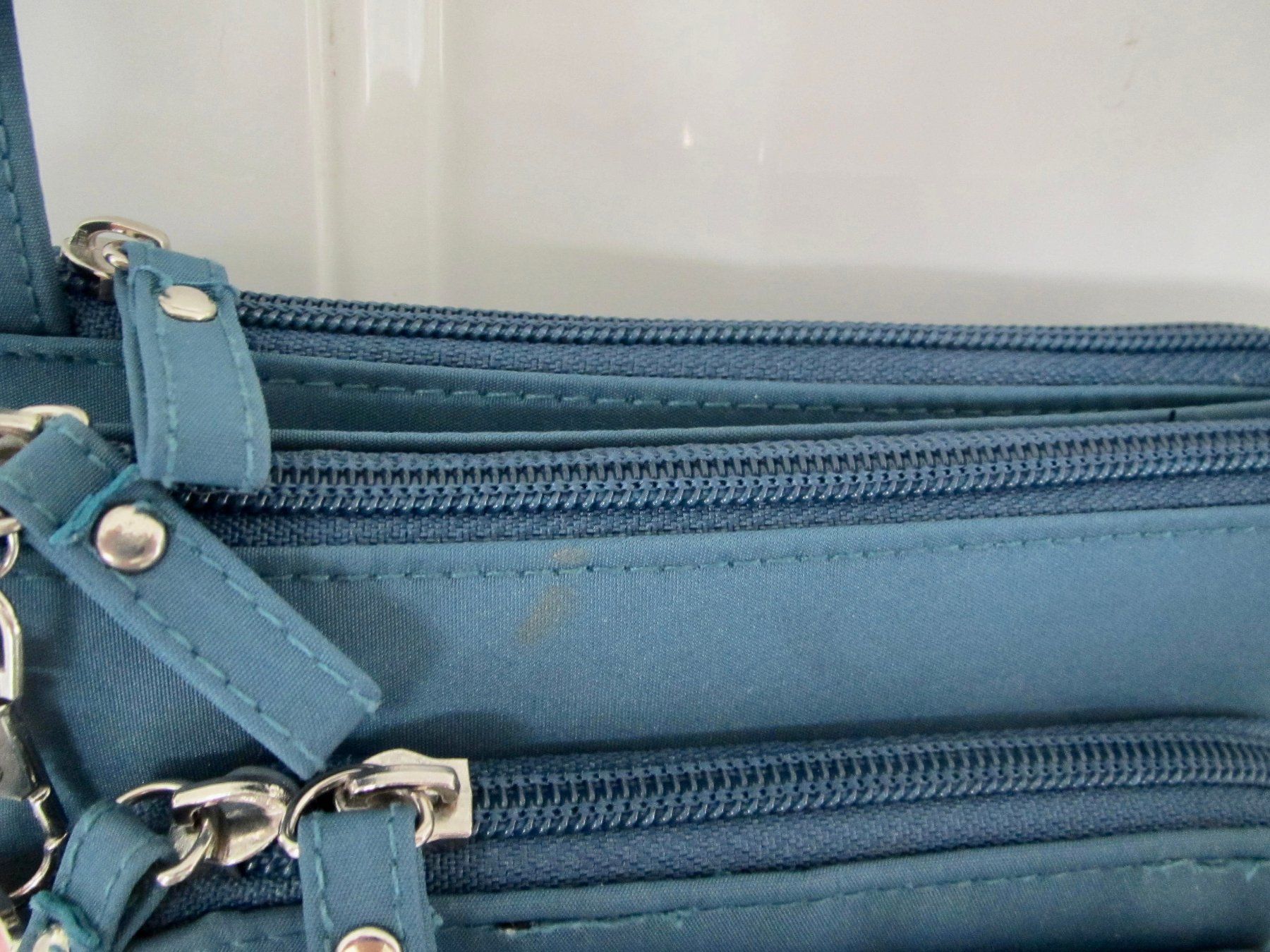 Taschen für Damen: SAC EN BANDOULIERE NYLON VERT – Gebraucht aus Murten von Selliot 2