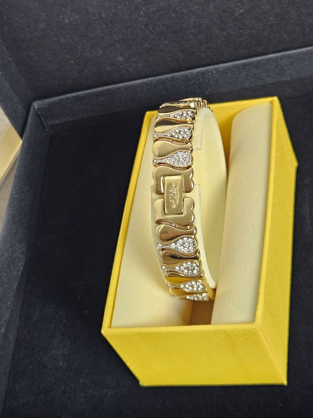 Bracciali & Braccialetti: Statement Gold Plaed Bracelet with Rhinestones, Chic Summer – Usato da Brüttisellen venduto da par_8zbj 2