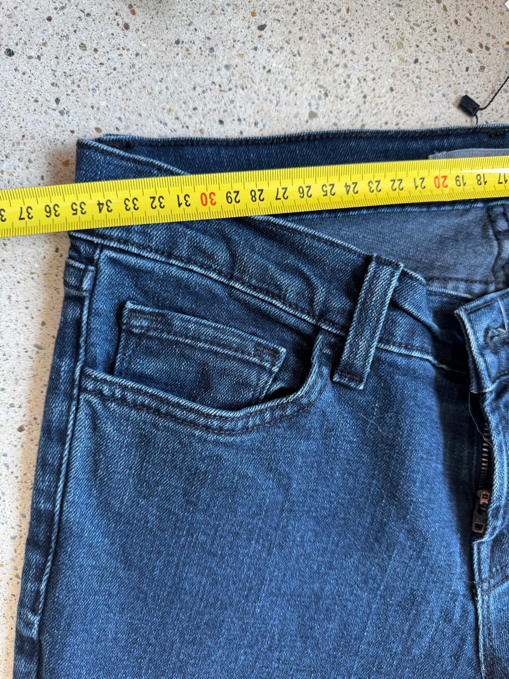 Jeans: Blue jeans J Brand size 26 – D'occasion à Zürich par di_archive 7