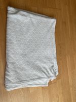 Kuscheldecke 100% Polyester hellgrau gemustert guter Zustand
