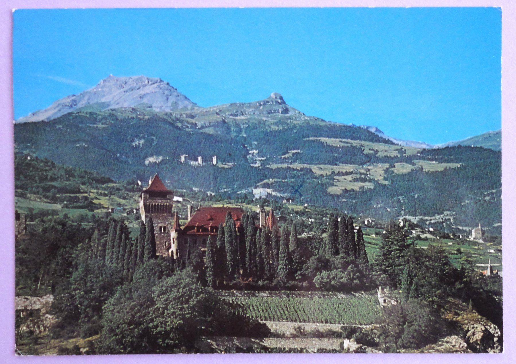 Cartes postales: Sierre, le château Mercier – Défectueux à Fétigny par Billy2miny
