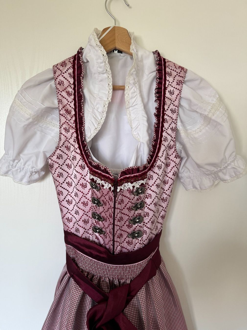 Krüger Vestiti: Krüger Dirndl Gr. 34 neuwertig mit Bluse – Usato da Dübendorf venduto da Digitalxs 1