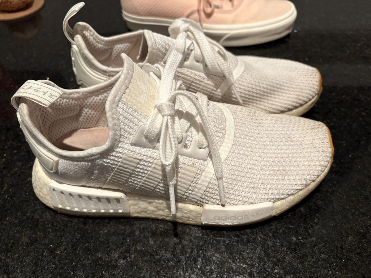 Damenschuhe: Adidas Sneaker weiss – Gebraucht aus Niederrohrdorf von jen_f6cj