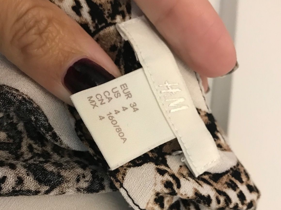 H&M Vestiti: Kleid mit Katzenprint von H&M – Usato da Uster venduto da Kalici1 3